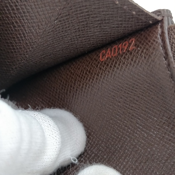 LOUIS VUITTON - Emilie Damier Wallet R1.201 - Picture 5 of 5